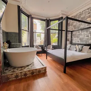 *** Hotell Innit Bliss Storbritannien